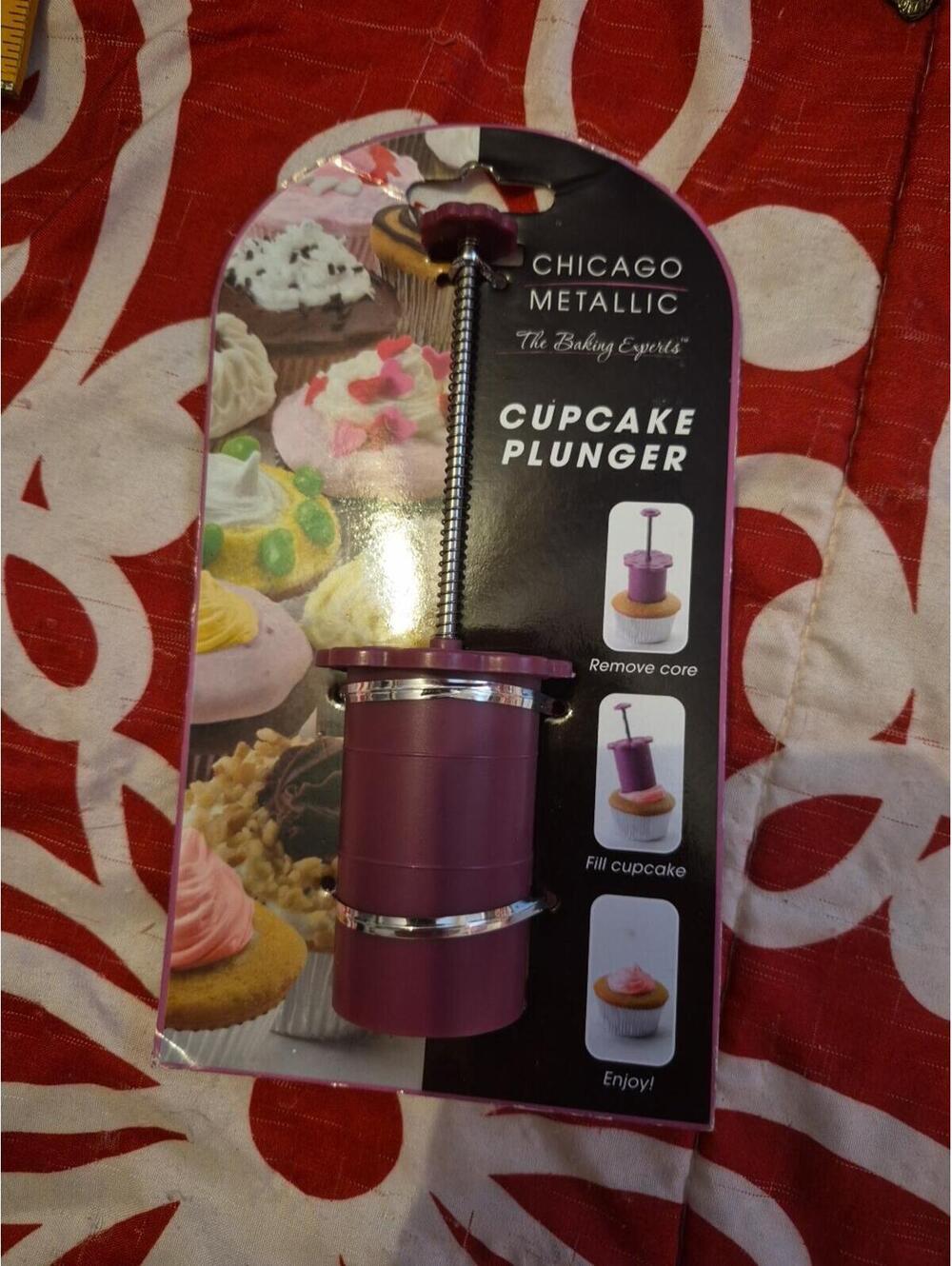 Chicago Metallic CUPCAKE PLUNGER Baking Tool Cupcake Filler Bakeware Gift NIP